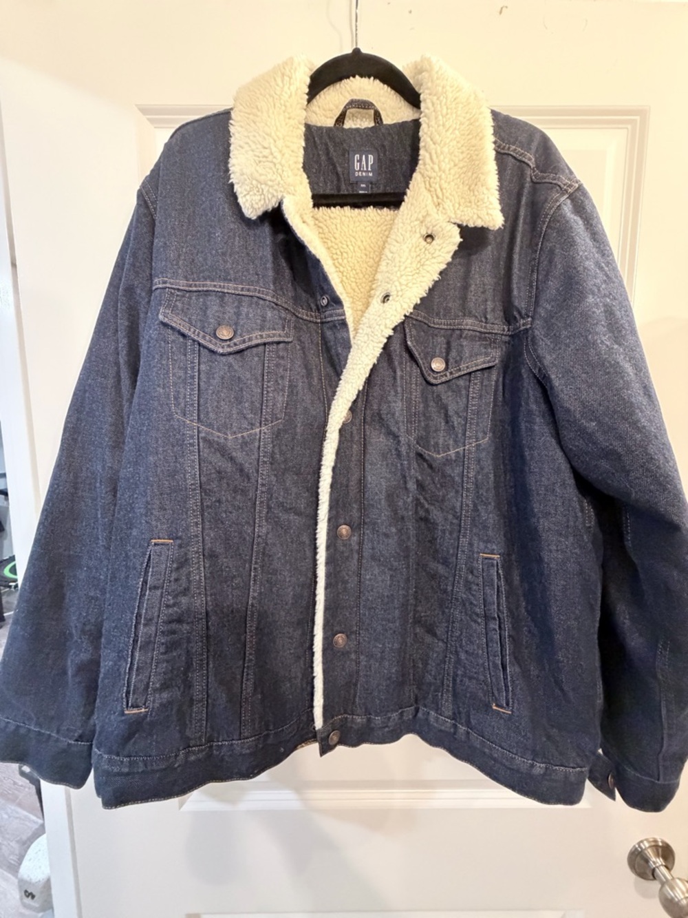 GAP Men's Blue Denim Jacket with Cream Sherpa Lining